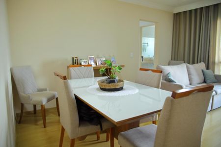 Apartamento à venda com 77m², 3 quartos e 1 vagaSala