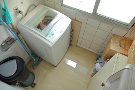 Apartamento à venda com 77m², 3 quartos e 1 vagaÁrea de serviço  