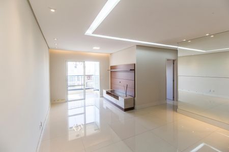 Apartamento para alugar com 3 quartos, 87m² em Jardim Tupanci, Barueri