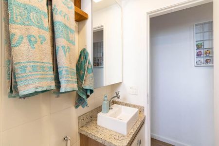 Apartamento à venda com 52m², 2 quartos e 1 vaga Apartamento à venda com 52m², 2 quartos e 1 vagaBanheiro