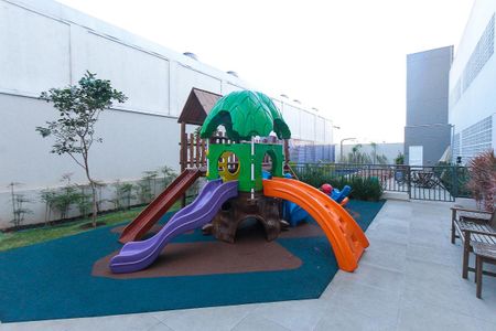 Apartamento para alugar com 39m², 2 quartos e 1 vaga Apartamento para alugar com 39m², 2 quartos e 1 vagaÁrea comum - Playground