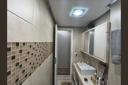 Apartamento à venda com 86m², 3 quartos e 1 vaga Apartamento à venda com 86m², 3 quartos e 1 vagaBanheiro social