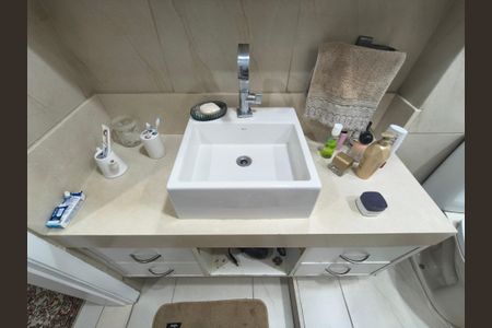 Apartamento à venda com 86m², 3 quartos e 1 vaga Apartamento à venda com 86m², 3 quartos e 1 vagaBanheiro social