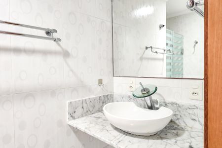 Apartamento para alugar com 99m², 3 quartos e 1 vaga Apartamento para alugar com 99m², 3 quartos e 1 vagaBanheiro Social