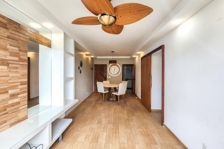 Apartamento para alugar com 99m², 3 quartos e 1 vaga Apartamento para alugar com 99m², 3 quartos e 1 vagaSala