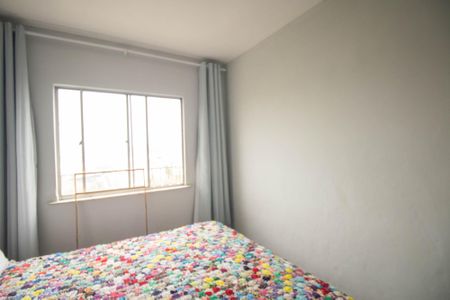 Quarto 1 de apartamento para alugar com 2 quartos, 54m² em Colubandê, São Gonçalo
