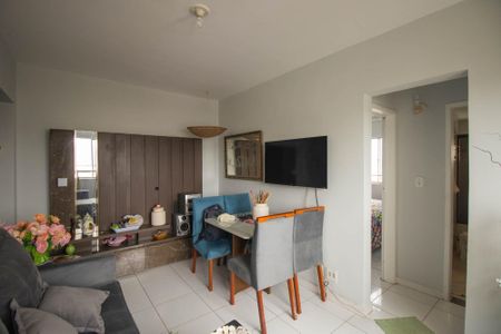 Sala de apartamento para alugar com 2 quartos, 54m² em Colubandê, São Gonçalo