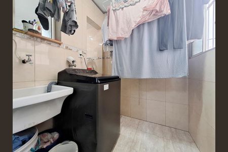 Apartamento à venda com 70m², 2 quartos e 1 vagaÁrea de Serviço
