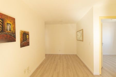 Sala de apartamento para alugar com 2 quartos, 48m² em Sítio Cercado, Curitiba