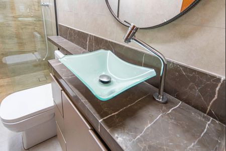 Apartamento à venda com 164m², 3 quartos e 2 vagas Apartamento à venda com 164m², 3 quartos e 2 vagasBanheiro Social