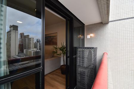 Sacada de apartamento para alugar com 1 quarto, 67m² em Centro, Curitiba