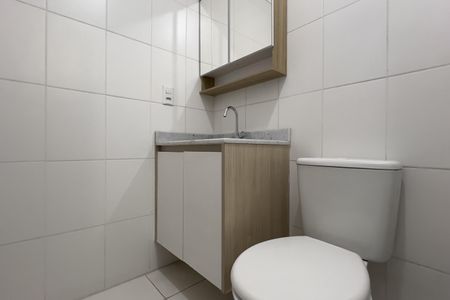 Banheiro de apartamento para alugar com 2 quartos, 59m² em Picanço, Guarulhos