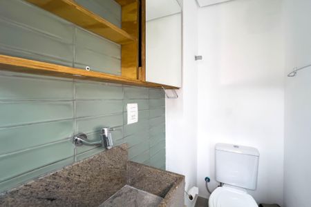 Banheiro de kitnet/studio para alugar com 1 quarto, 20m² em Vila Clementino, São Paulo