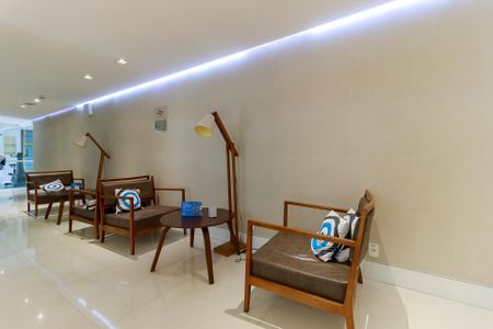Apartamento à venda com 60m², 2 quartos e 1 vaga Apartamento à venda com 60m², 2 quartos e 1 vagaHall Social