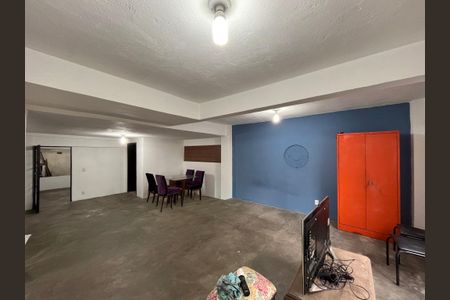 Casa para alugar com 210m², 1 quarto e 5 vagasSala