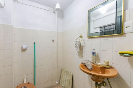 Banheiro de casa para alugar com 1 quarto, 210m² em Liberdade, São Paulo