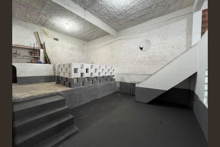 Casa para alugar com 210m², 1 quarto e 5 vagasQuintal