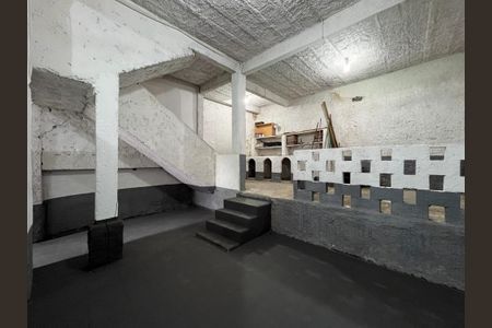 Casa para alugar com 210m², 1 quarto e 5 vagasQuintal