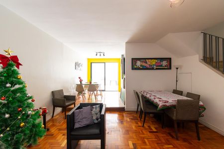 Casa à venda com 180m², 3 quartos e 2 vagasSala