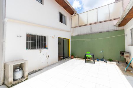 Casa à venda com 180m², 3 quartos e 2 vagasQuintal