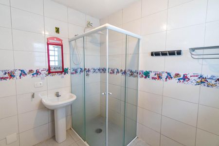 Casa à venda com 180m², 3 quartos e 2 vagas Casa à venda com 180m², 3 quartos e 2 vagasBanheiro Social