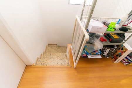 Casa à venda com 180m², 3 quartos e 2 vagasEscada