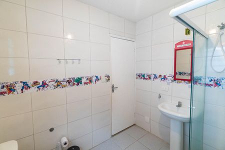 Casa à venda com 180m², 3 quartos e 2 vagas Casa à venda com 180m², 3 quartos e 2 vagasBanheiro Social