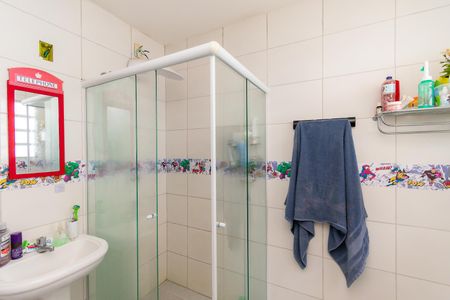 Casa à venda com 180m², 3 quartos e 2 vagasBanheiro