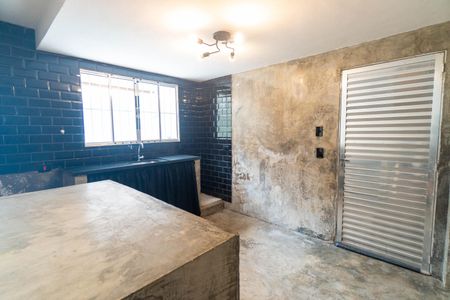 Casa à venda com 180m², 3 quartos e 2 vagas Casa à venda com 180m², 3 quartos e 2 vagasCozinha