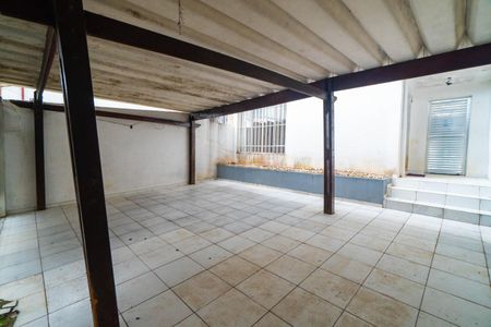Casa à venda com 180m², 3 quartos e 2 vagas Casa à venda com 180m², 3 quartos e 2 vagasGaragem