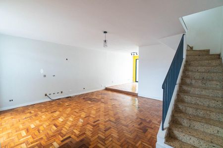Casa à venda com 180m², 3 quartos e 2 vagas Casa à venda com 180m², 3 quartos e 2 vagasSala