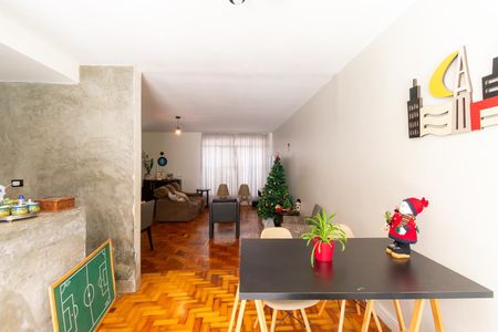 Casa à venda com 180m², 3 quartos e 2 vagasSala