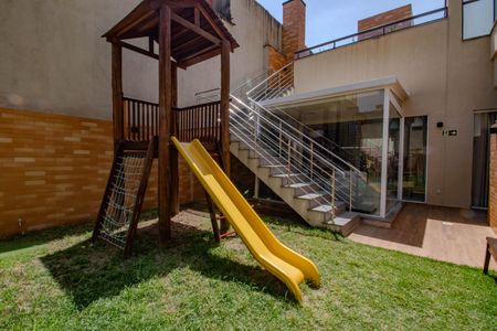Apartamento à venda com 179m², 3 quartos e 2 vagasÁrea comum - Playground