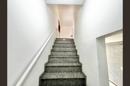 Casa para alugar com 350m², 3 quartos e 2 vagasEscada