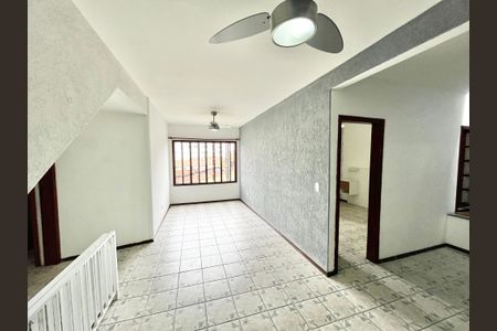 Casa para alugar com 350m², 3 quartos e 2 vagasSala