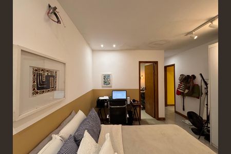 Suíte de casa de condomínio para alugar com 2 quartos, 50m² em Vargem Grande, Rio de Janeiro