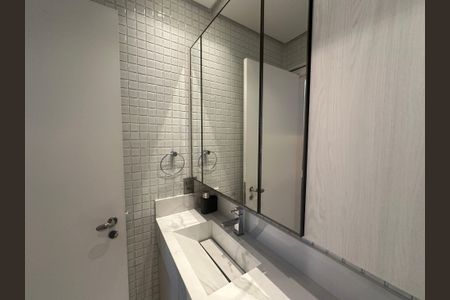 Apartamento para alugar com 82m², 2 quartos e 1 vaga Apartamento para alugar com 82m², 2 quartos e 1 vagaBanheiro da Suíte