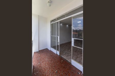 Apartamento à venda com 100m², 2 quartos e 1 vagaVaranda Sala