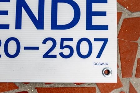 Apartamento à venda com 100m², 2 quartos e 1 vagaPlaquinha