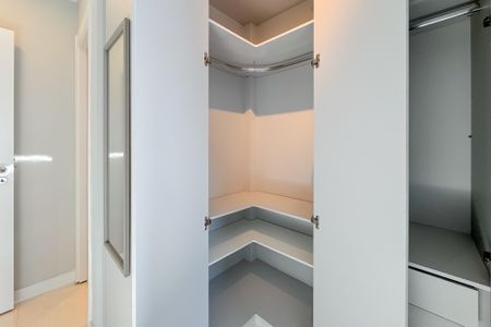 Apartamento à venda com 47m², 1 quarto e 1 vagaSuíte - Armários 