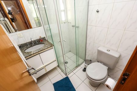 Apartamento à venda com 68m², 3 quartos e 2 vagasBanheiro Social