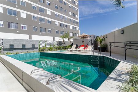 Apartamento à venda com 34m², 2 quartos e sem vaga Apartamento à venda com 34m², 2 quartos e sem vagaÁrea comum - Piscina