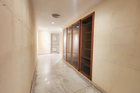 Apartamento à venda com 543m², 4 quartos e 2 vagasCorredor