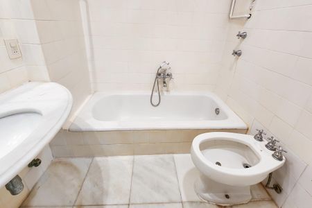 Apartamento à venda com 543m², 4 quartos e 2 vagasBanheiro Social