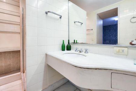 Apartamento à venda com 543m², 4 quartos e 2 vagasBanheiro da Suite 1