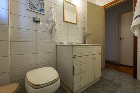 Apartamento para alugar com 140m², 3 quartos e 1 vaga Apartamento para alugar com 140m², 3 quartos e 1 vagaBanheiro Social