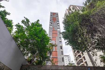 Apartamento para alugar com 140m², 3 quartos e 1 vaga Apartamento para alugar com 140m², 3 quartos e 1 vagaFachada