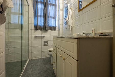 Apartamento para alugar com 140m², 3 quartos e 1 vaga Apartamento para alugar com 140m², 3 quartos e 1 vagaBanheiro Social