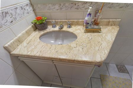 Casa à venda com 310m², 4 quartos e 4 vagas Casa à venda com 310m², 4 quartos e 4 vagasLavabo