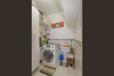 Casa à venda com 310m², 4 quartos e 4 vagas Casa à venda com 310m², 4 quartos e 4 vagasÁrea de Serviço